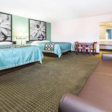 Super 8 By Wyndham Marianna Hotel Exterior photo