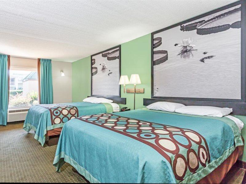 Super 8 By Wyndham Marianna Hotel Exterior photo