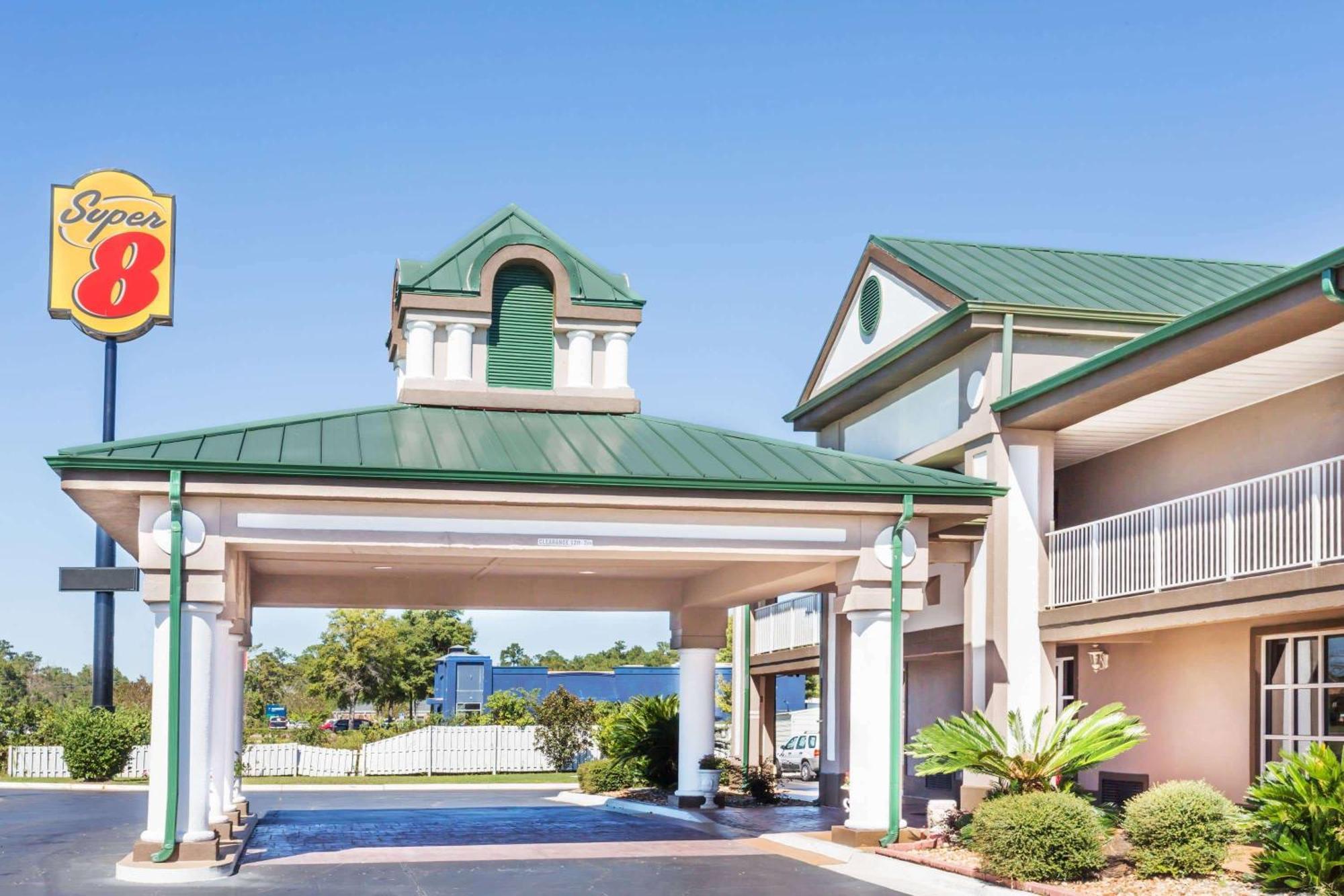 Super 8 By Wyndham Marianna Hotel Exterior photo