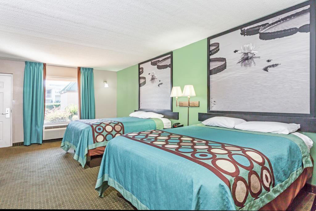 Super 8 By Wyndham Marianna Hotel Exterior photo